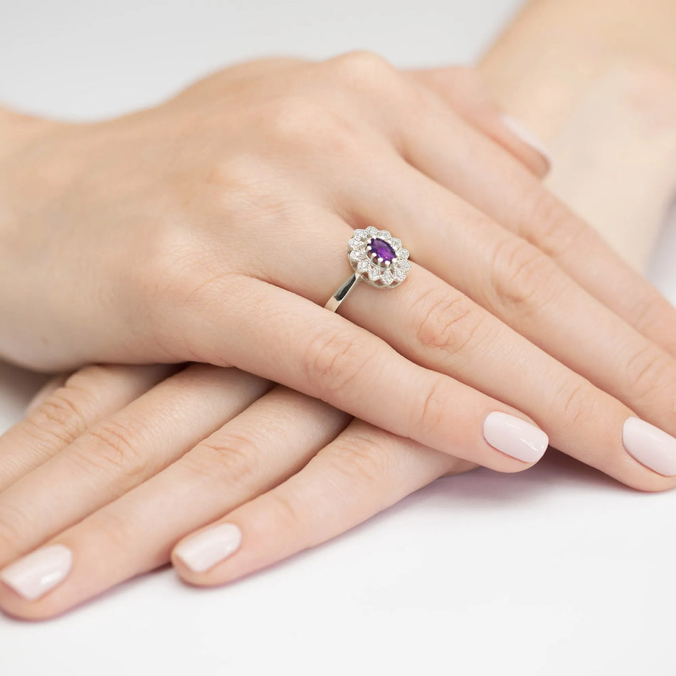 gold-ring-with-0-40ct-amethyst-and-0-103ct-diamonds-w0354-amv-01