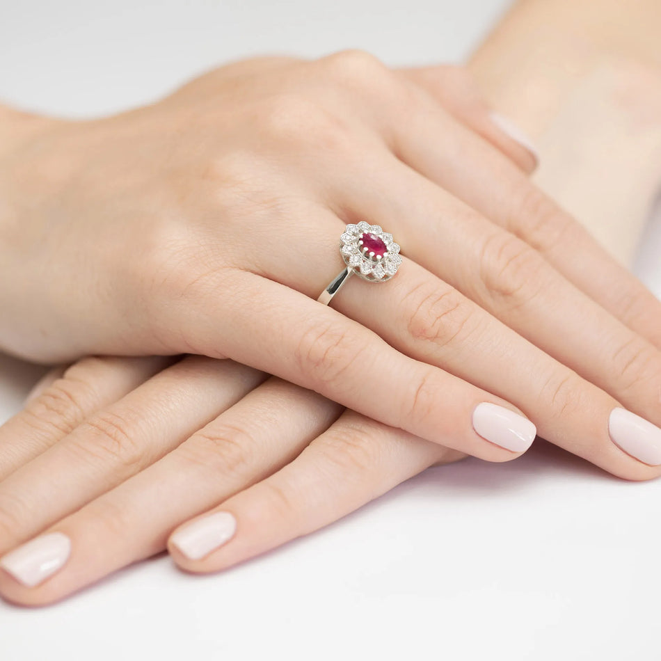 goldring-mit-0-60ct-rubin-und-0-103ct-diamanten-w0354-rur-01