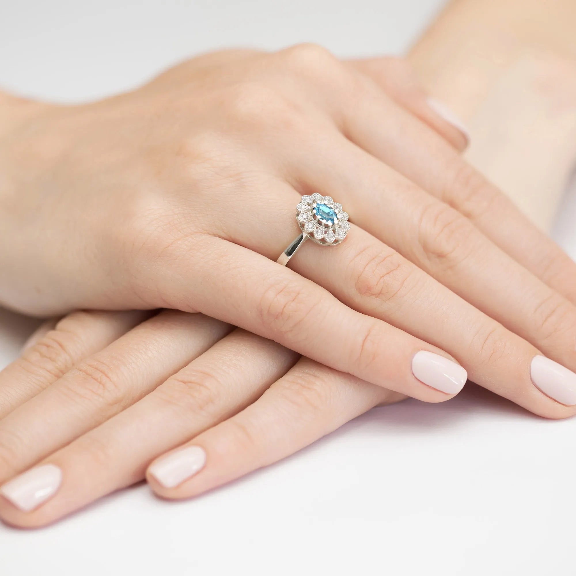 gold-ring-with-0-50ct-topaz-and-0-103ct-diamonds-w0354-tob-01