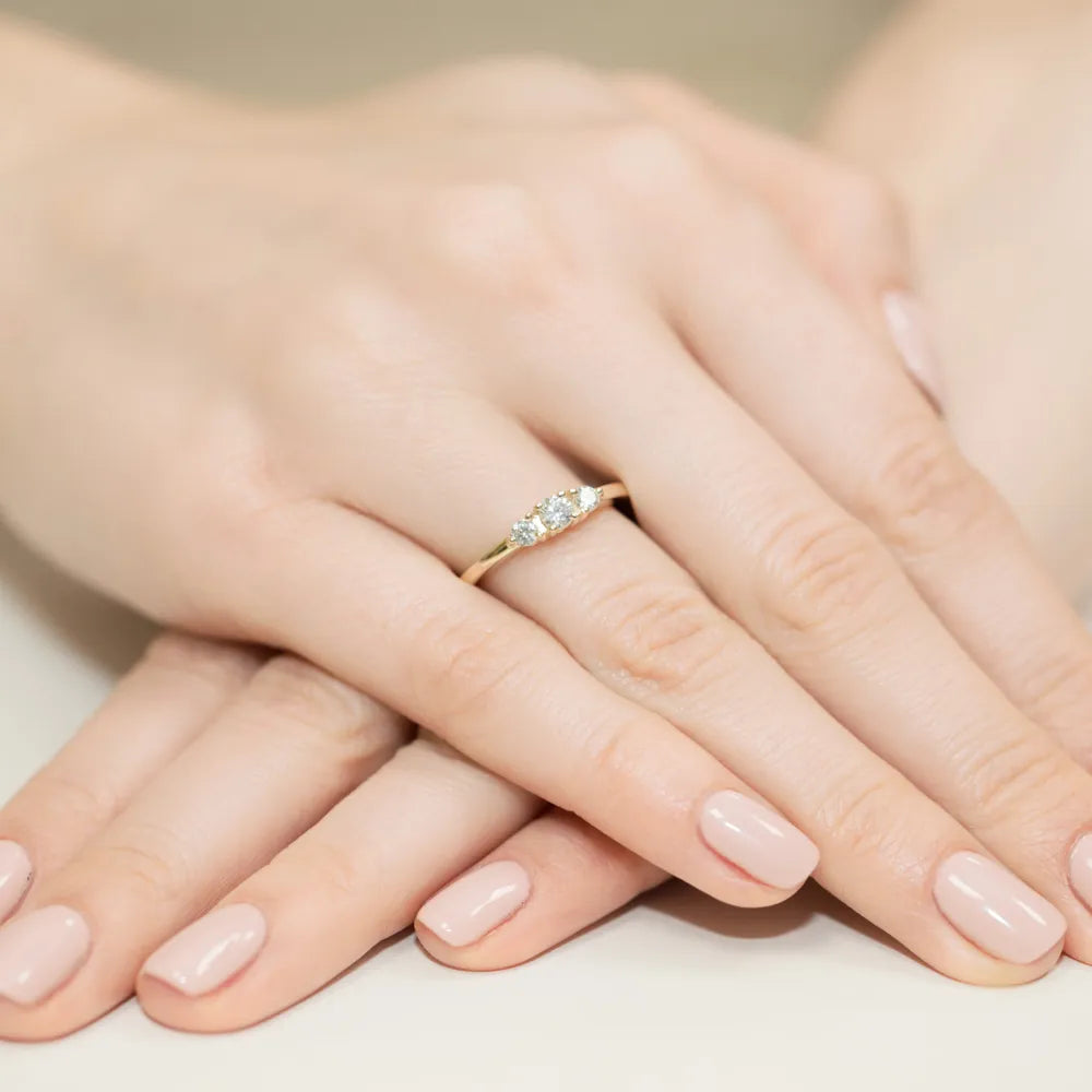 gold-ring-with-0-15ct-and-0-18ct-diamonds-w0377-diw-01