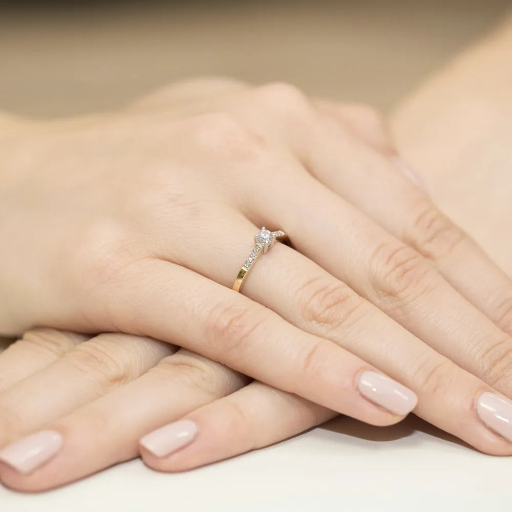 goldring-mit-0-15ct-und-0-069ct-diamanten-w0382-diw-01
