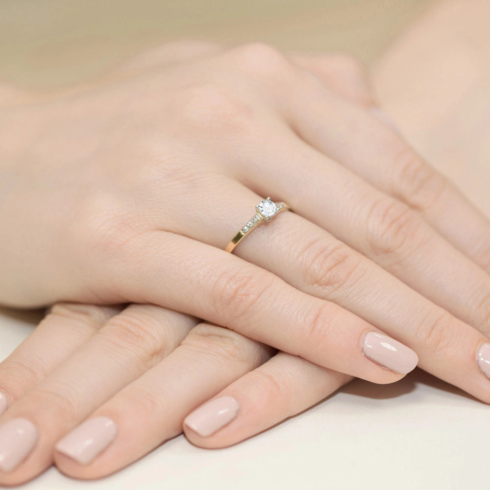 Goldring mit Labordiamanten 0,15 ct und 0,06 ct