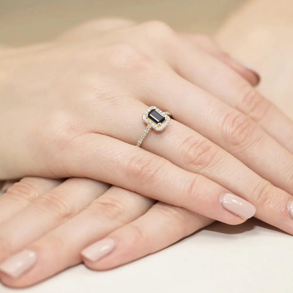 goldring-mit-0-60ct-saphir-und-0-19ct-diamanten-w0403-sab-01