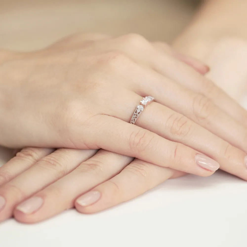 gold-ring-with-0-10ct-and-0-03ct-diamonds-w0411-diw-01