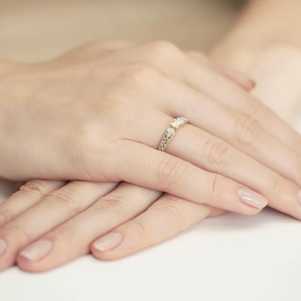 gold-ring-with-0-10ct-and-0-03ct-diamonds-w0411-diw-01