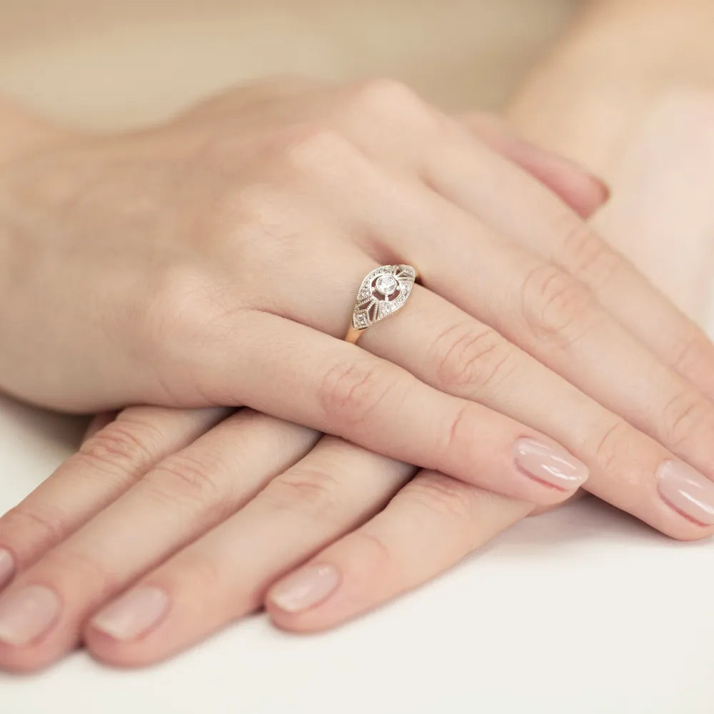 goldring-mit-0-10ct-und-0-087ct-diamanten-w0413-diw-01