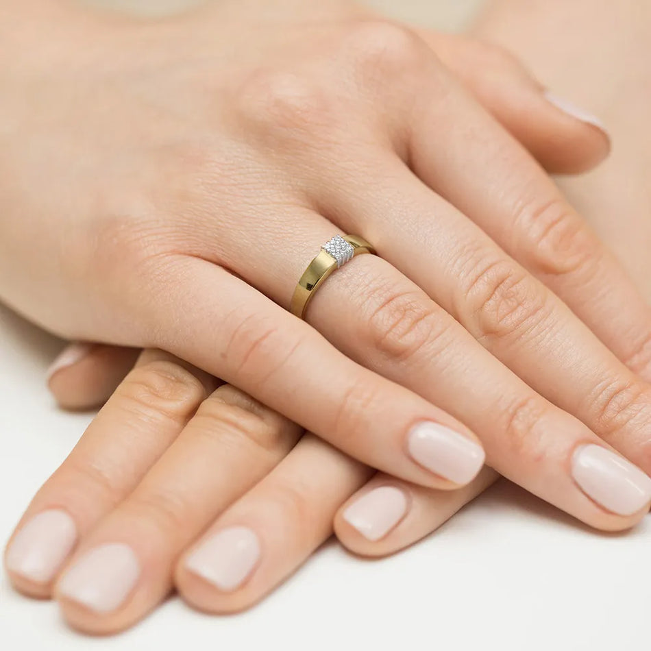 gold-ring-with-0-077ct-diamonds-w0417-diw-01