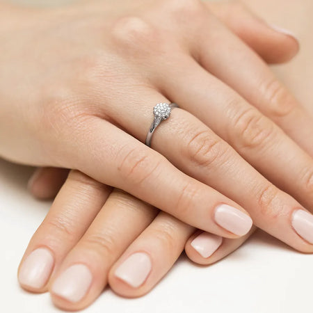 gold-ring-with-0-105ct-diamonds-w0419-diw-01