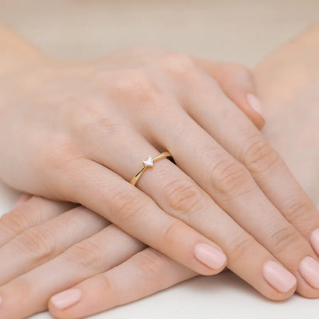 gold-ring-with-0-10ct-diamond-w0433-diw-01