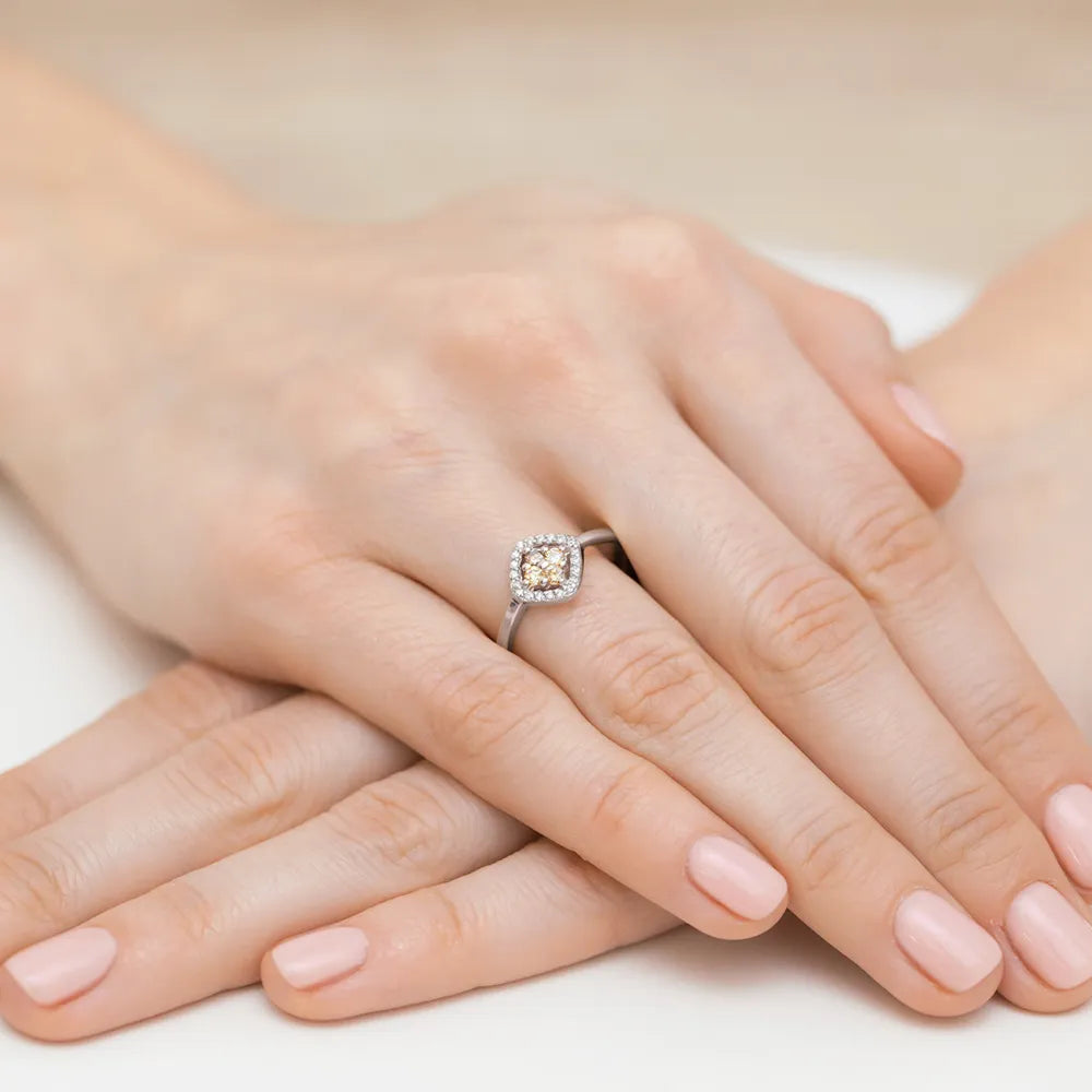 gold-ring-with-0-10ct-and-0-20ct-diamonds-w0441-xxx-01