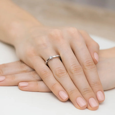 gold-ring-with-0-10ct-diamond-w0450-diw-01