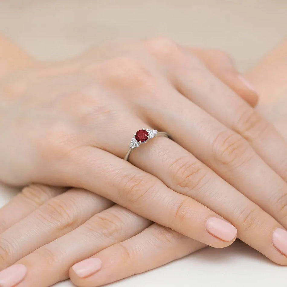 gold-ring-with-0-60ct-ruby-and-0-18ct-diamonds-w0451-rur-01