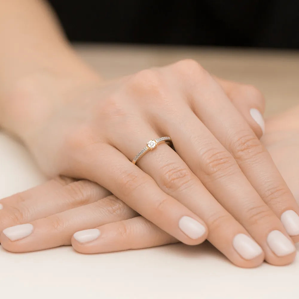 gold-ring-with-0-02ct-and-0-05ct-diamonds-w0467-diw-01