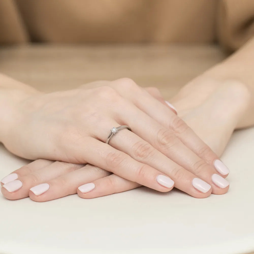 gold-ring-with-0-03ct-diamond-w0471-diw-01