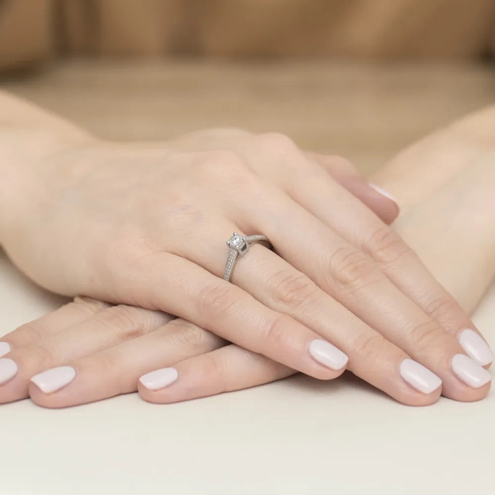 gold-ring-with-0-08ct-and-0-05ct-diamonds-w0474-diw-01