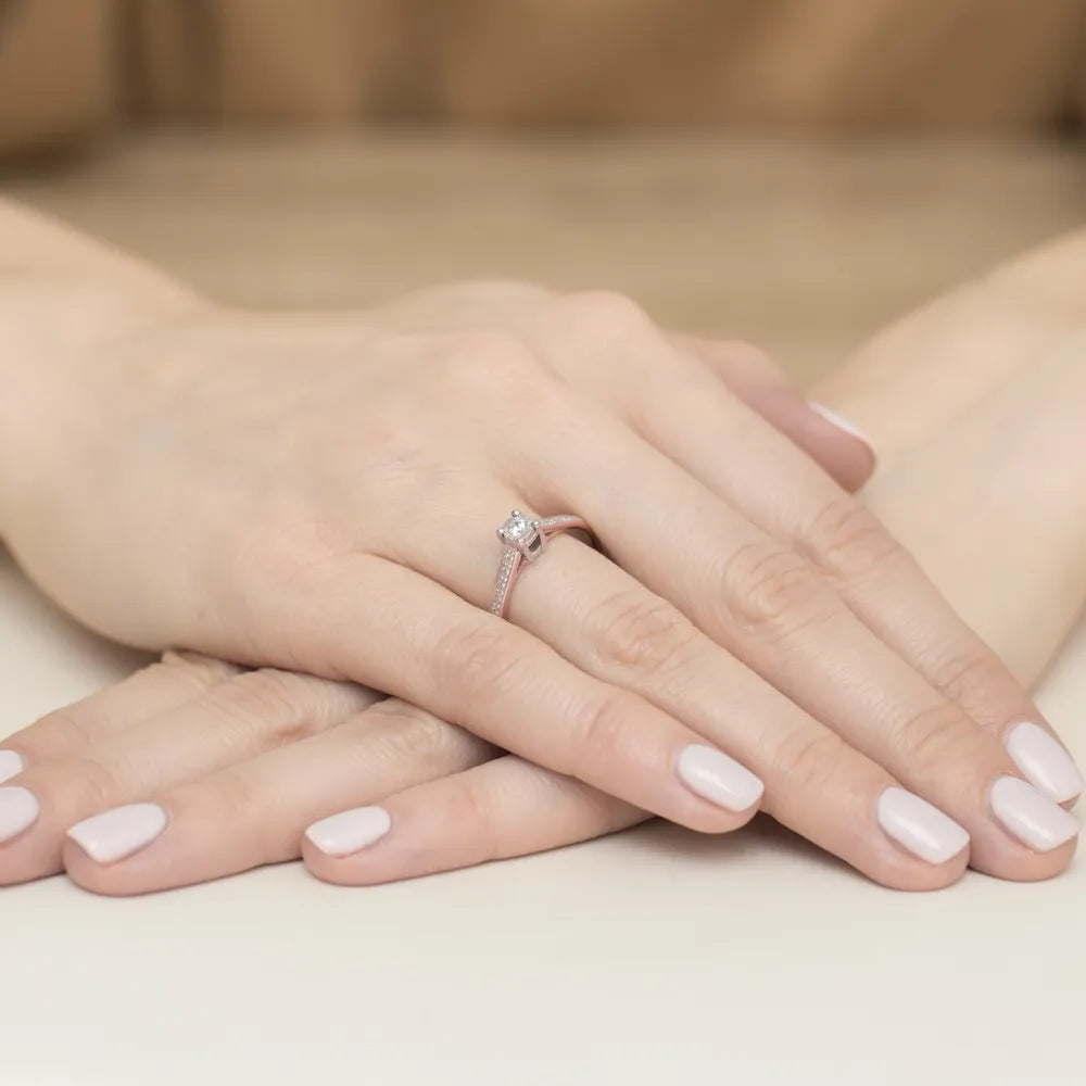 gold-ring-with-0-08ct-and-0-05ct-diamonds-w0474-diw-01