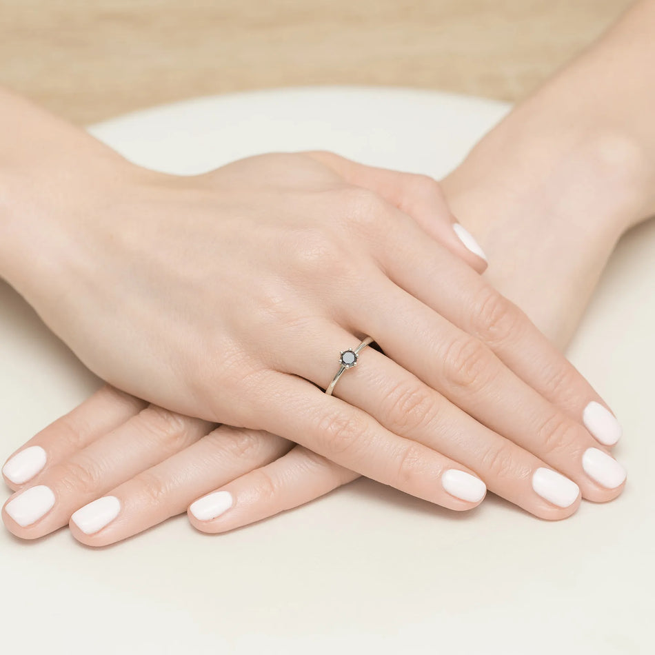 goldring-mit-0-30ct-schwarzem-diamant-w0496-dib-01