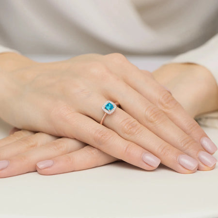 gold-ring-with-0-70ct-topaz-and-0-10ct-diamonds-w0514-tob-01