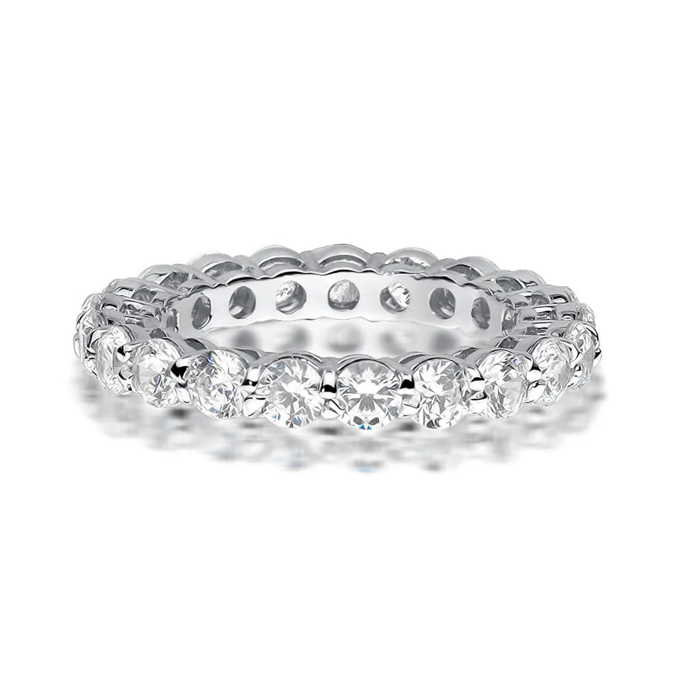 Ewigkeitsring aus Weißgold mit Diamanten