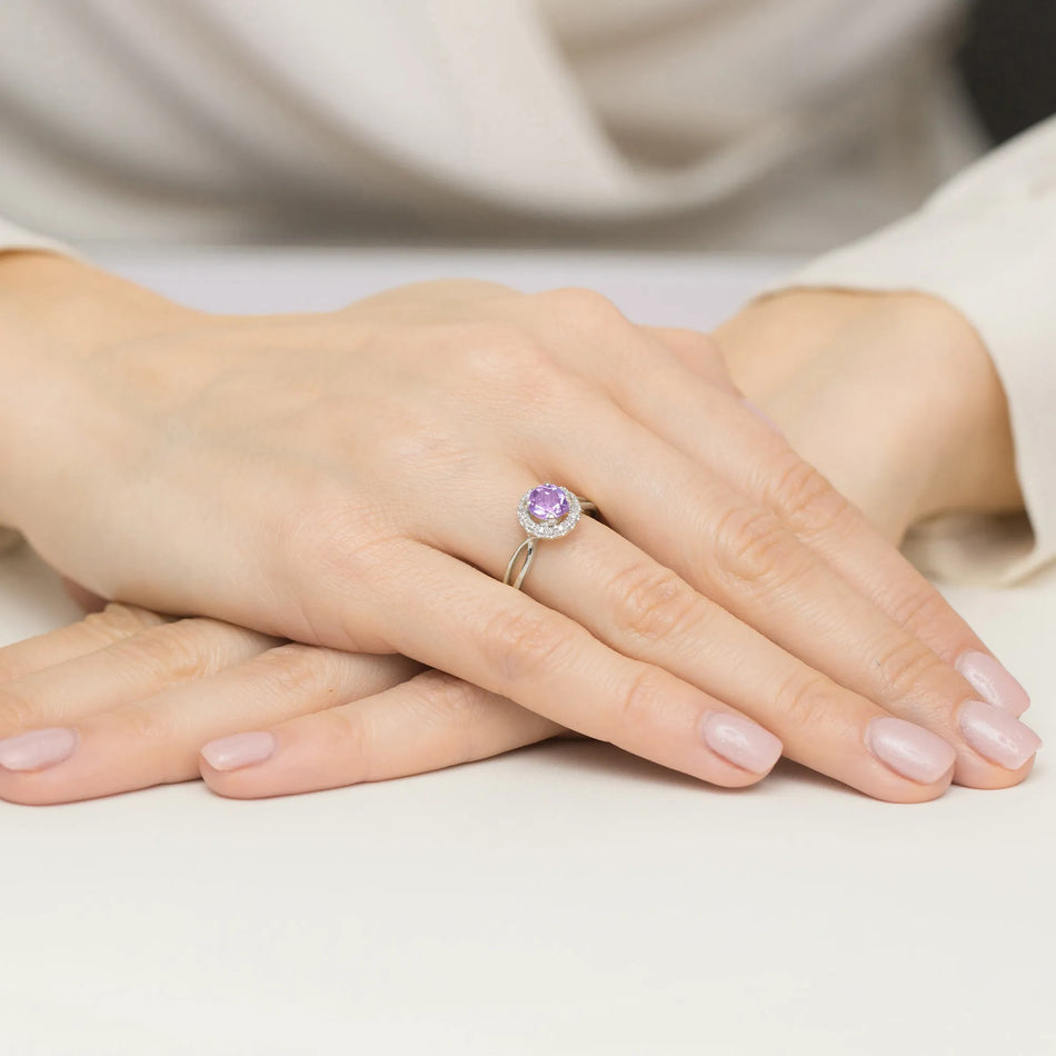 gold-ring-with-0-90ct-amethyst-and-0-08ct-diamonds-w0538-amv-01