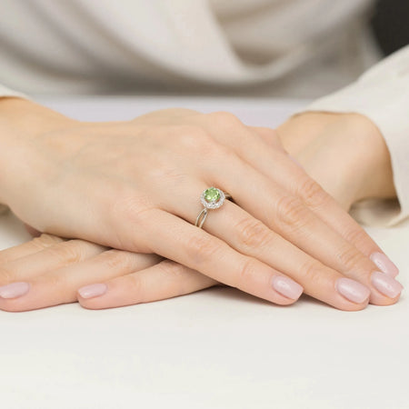 gold-ring-with-0-90ct-olivine-and-0-08ct-diamonds-w0538-peg-01