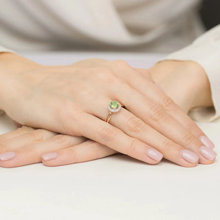 gold-ring-with-0-90ct-olivine-and-0-08ct-diamonds-w0538-peg-01