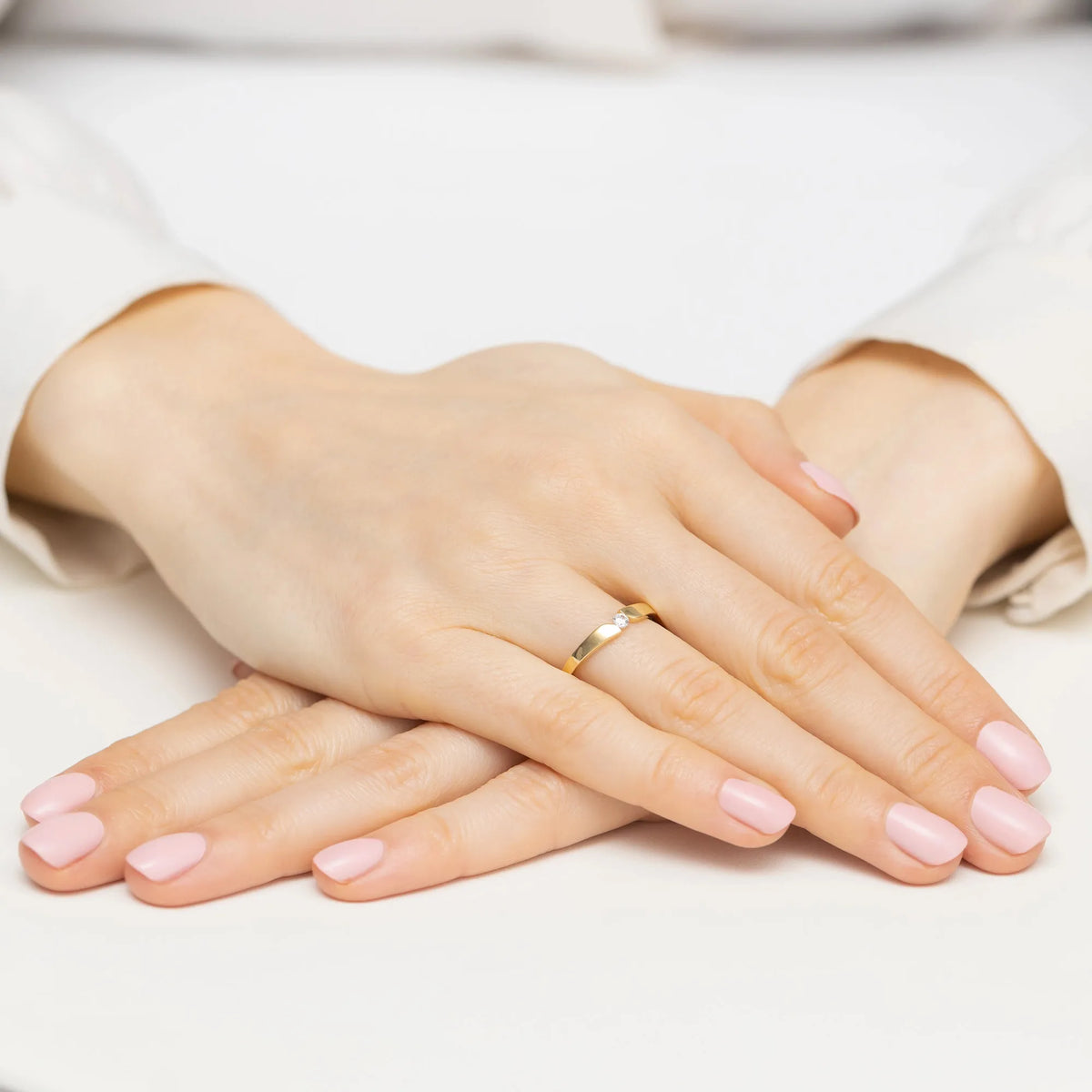 gold-ring-with-0-08ct-diamond-w0554-diw-01