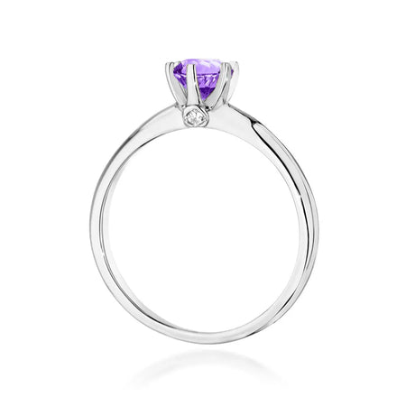 gold-ring-with-amethyst-and-diamonds