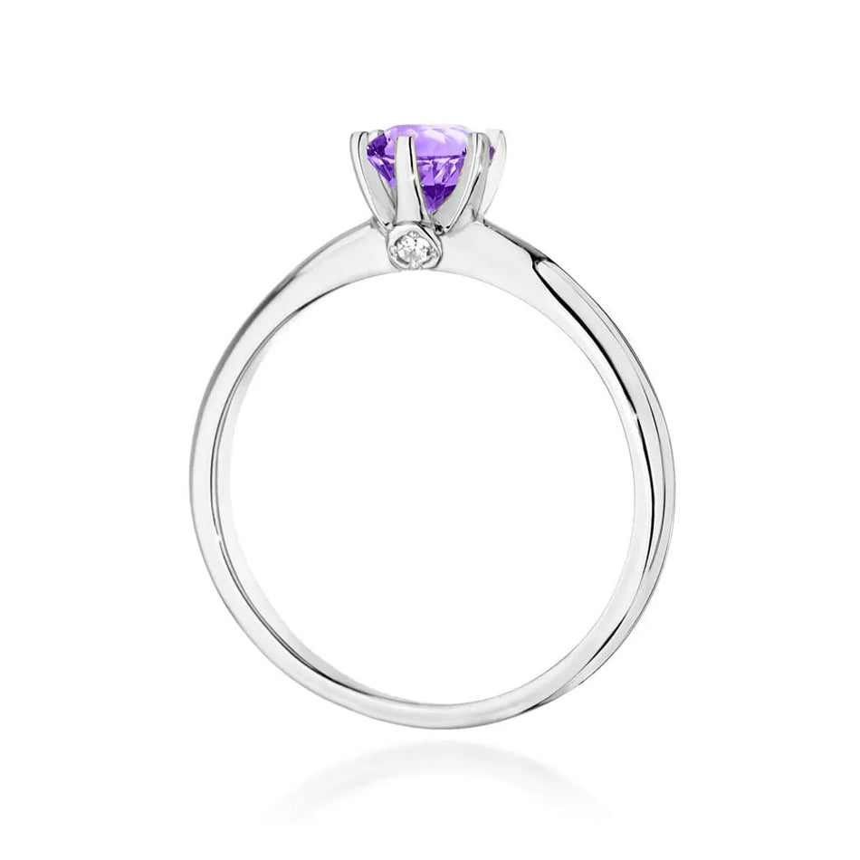gold-ring-with-amethyst-and-diamonds