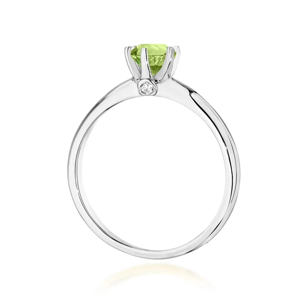 gold-ring-with-olivine-and-diamonds