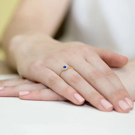 14k-gold-ring-with-blue-zirconia-w056-585-g