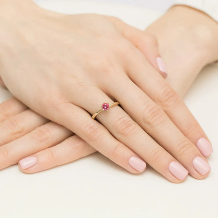 gold-ring-with-0-60ct-pink-topaz-w0563-top-01