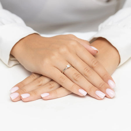 gold-ring-with-0-30ct-lab-diamond-w0587-ldw-01