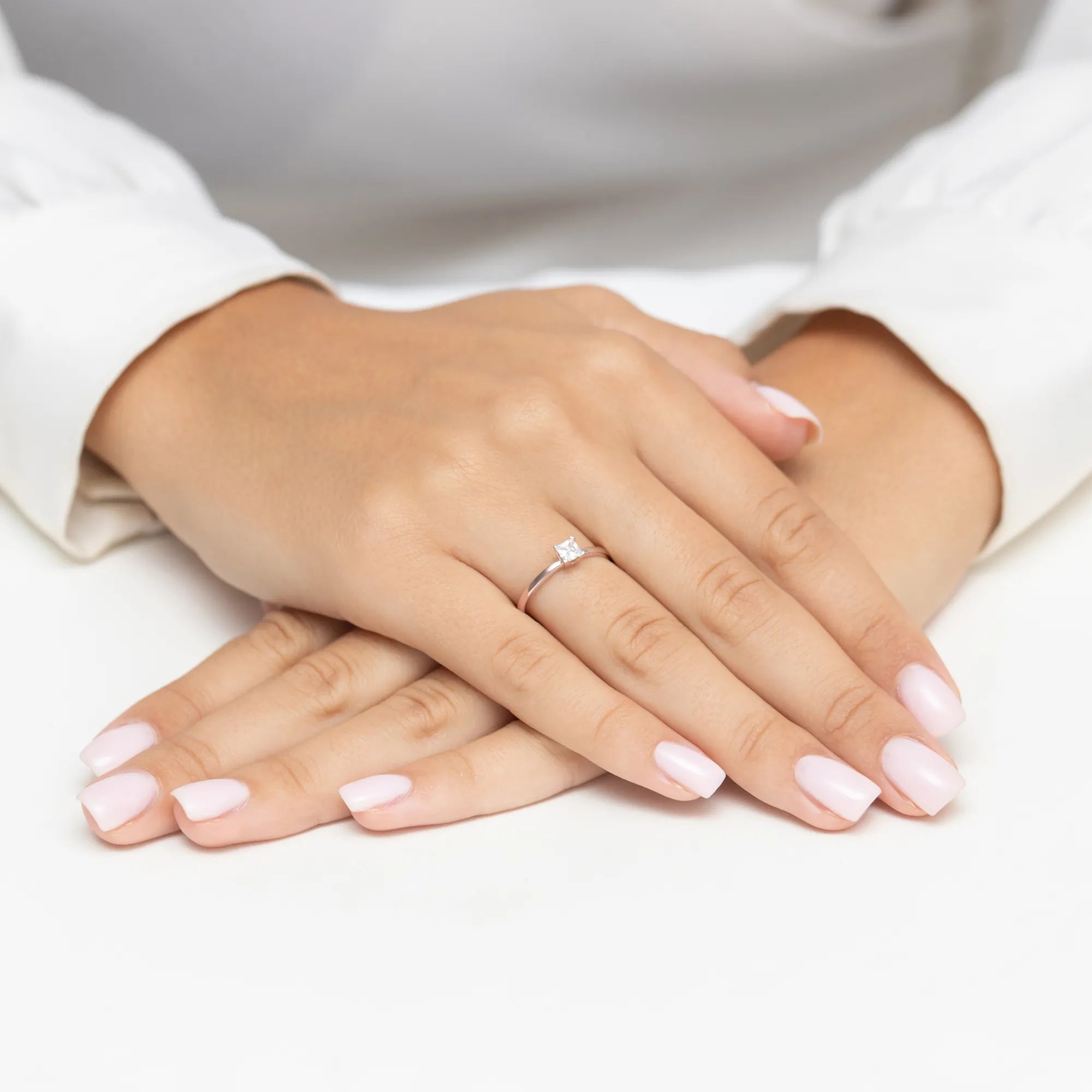 gold-ring-with-0-30ct-diamond-w0587-diw-01