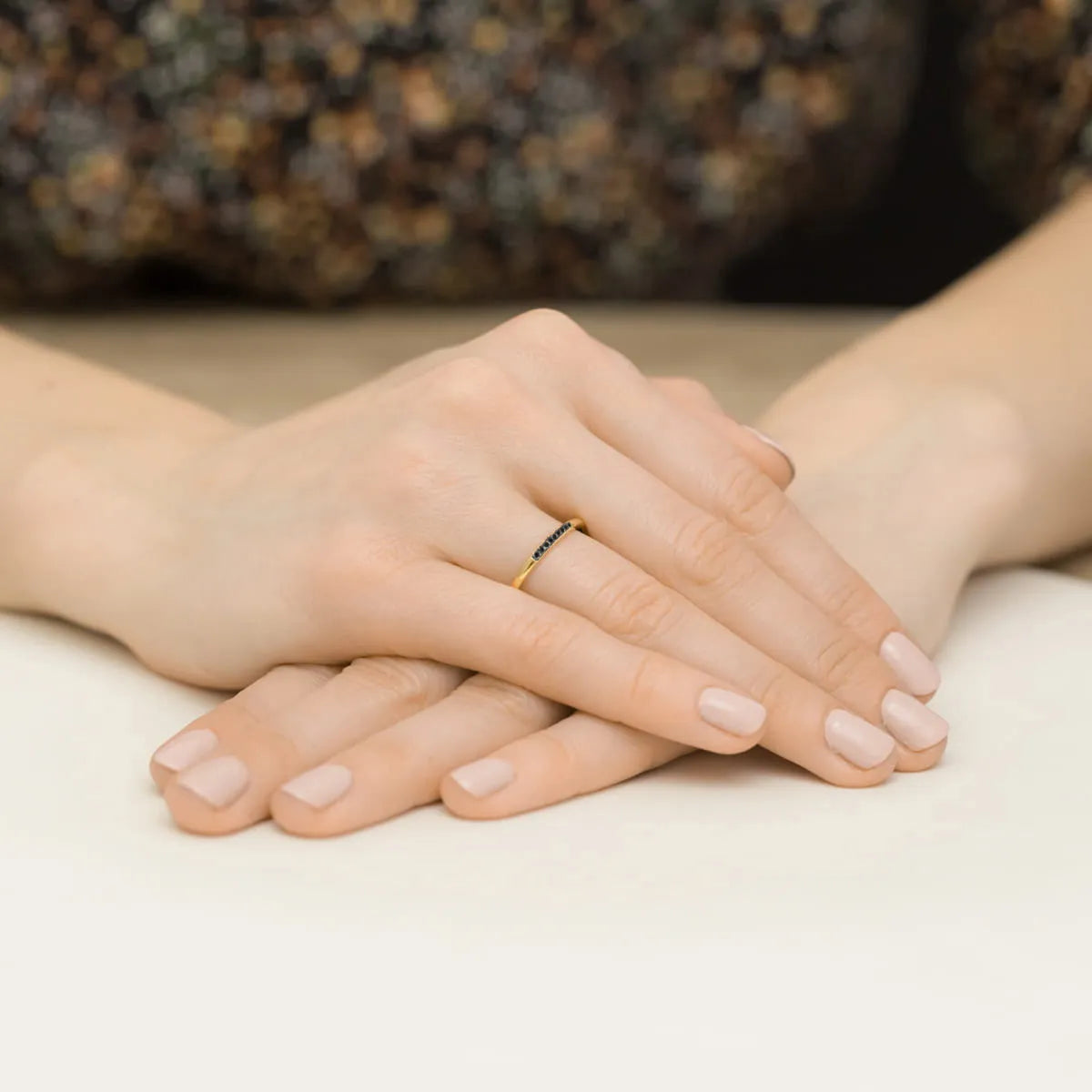 gold-ring-with-0-035ct-black-diamonds-w0607-dib-02