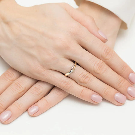 gold-ring-with-0-04ct-diamond-w0609-diw-01