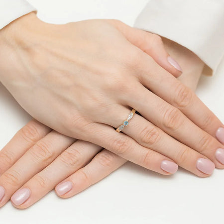 gold-ring-with-0-15ct-topaz-and-0-06ct-diamonds-w0613-tob-01