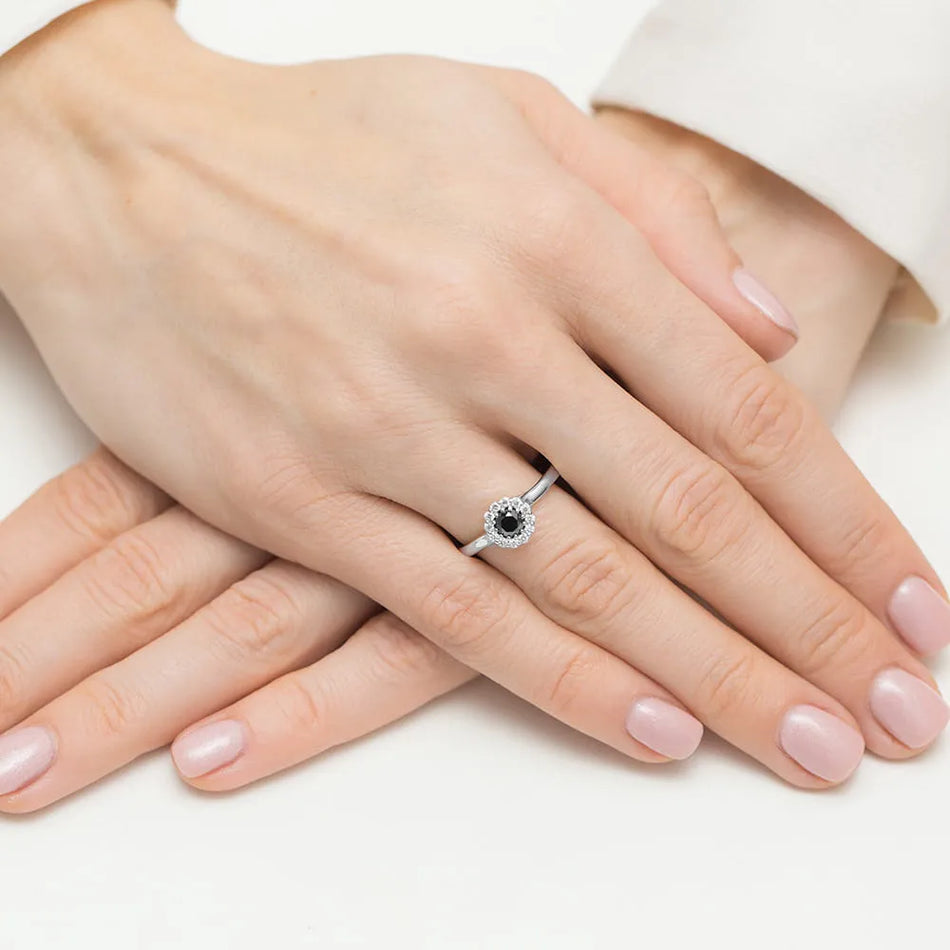 goldring-mit-0-50ct-schwarzem-diamant-und-0-103ct-diamanten-w0622-dib-01