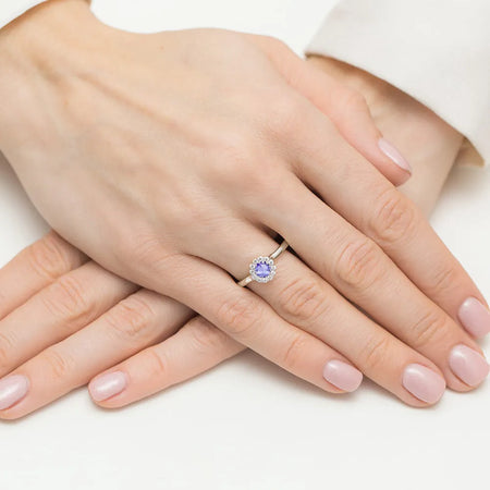 gold-ring-with-0-50ct-tansanit-and-0-103ct-diamonds-w0622-tap-01