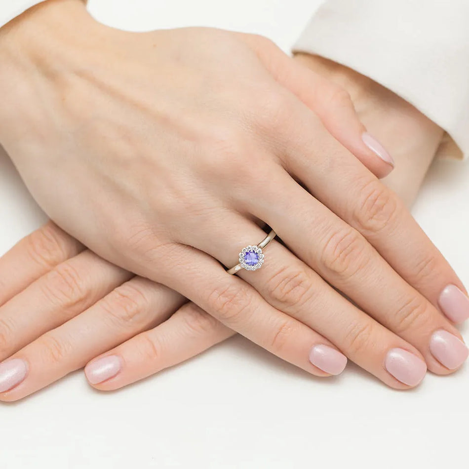 goldring-mit-0-50ct-tansanit-und-0-103ct-diamanten-w0622-tap-01