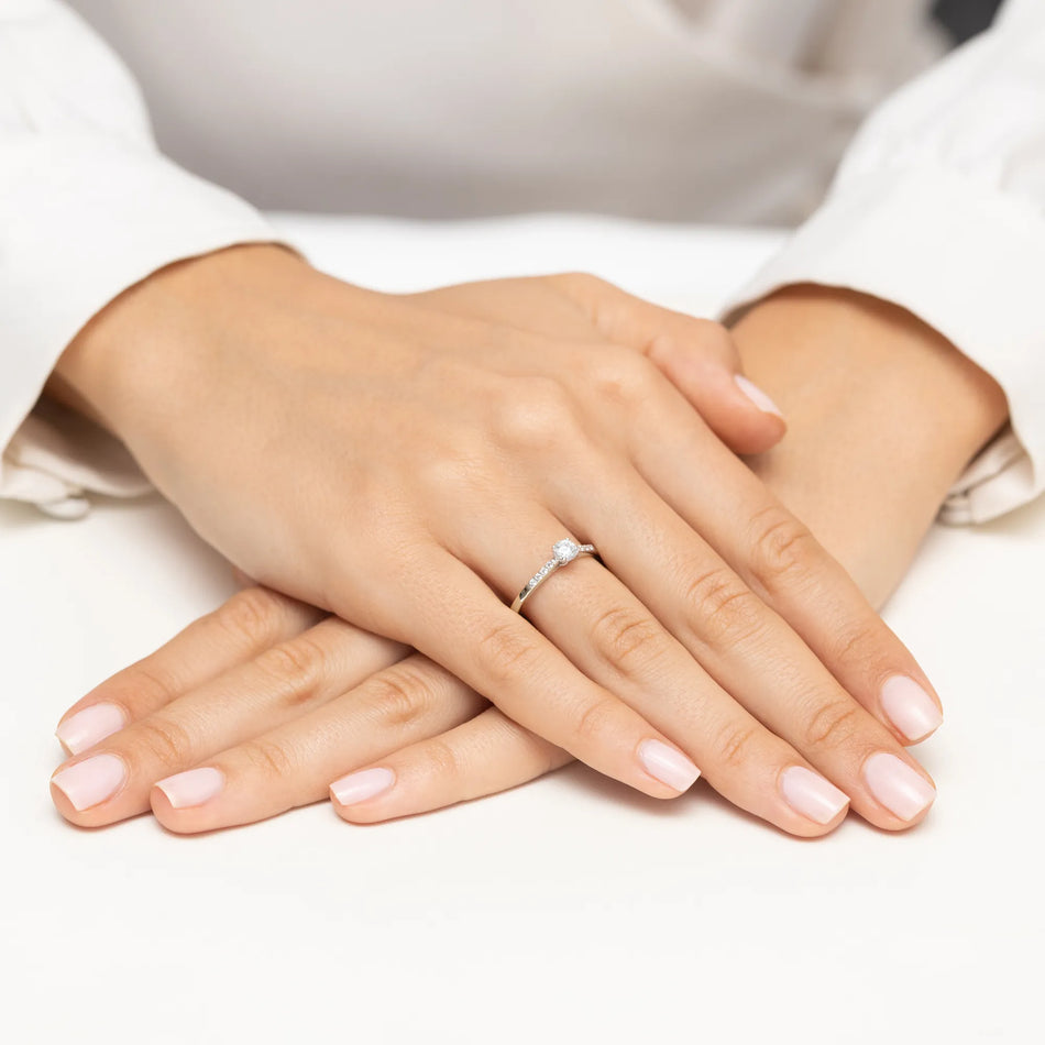 goldring-mit-0-25ct-und-0-07ct-diamanten-w0668-diw-01