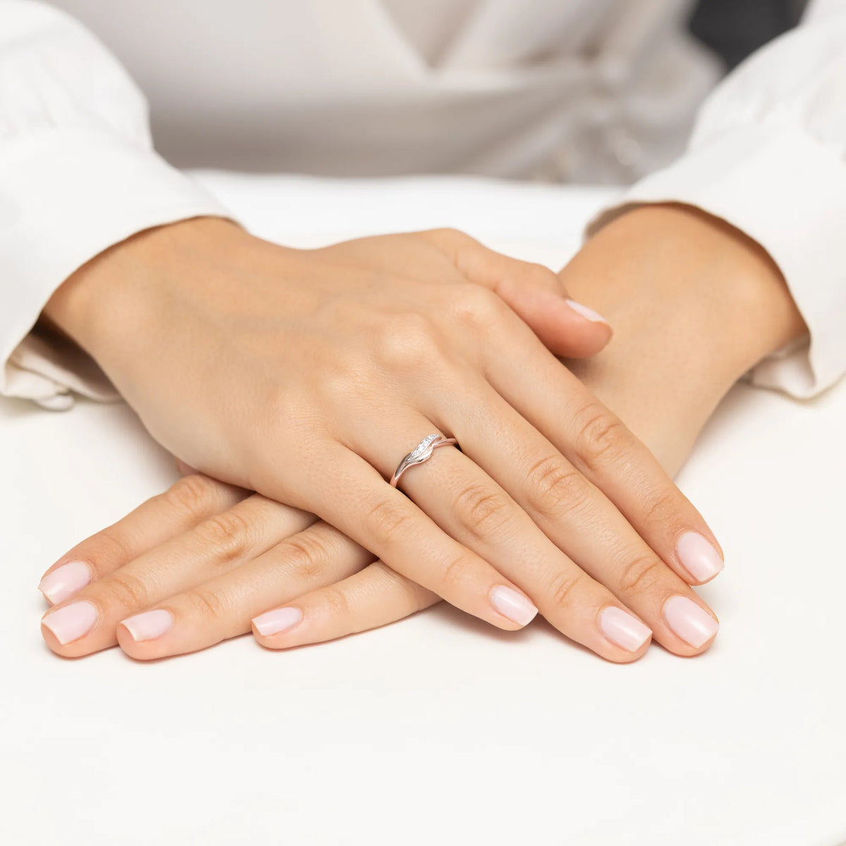 gold-ring-with-0-05ct-diamonds-w0673-diw-01