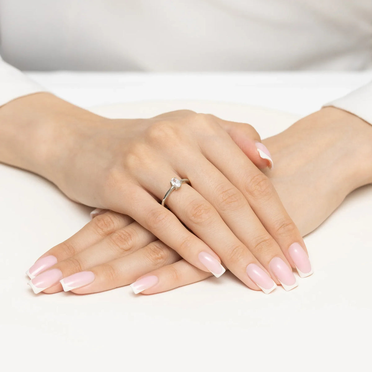 Diamantring zur Verlobung aus 585er Weißgold