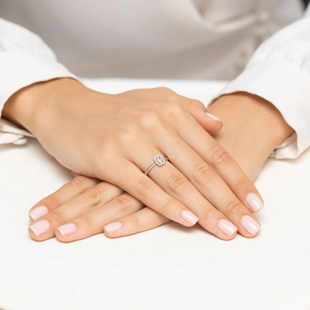 Diamantring zur Verlobung aus 585er Weißgold