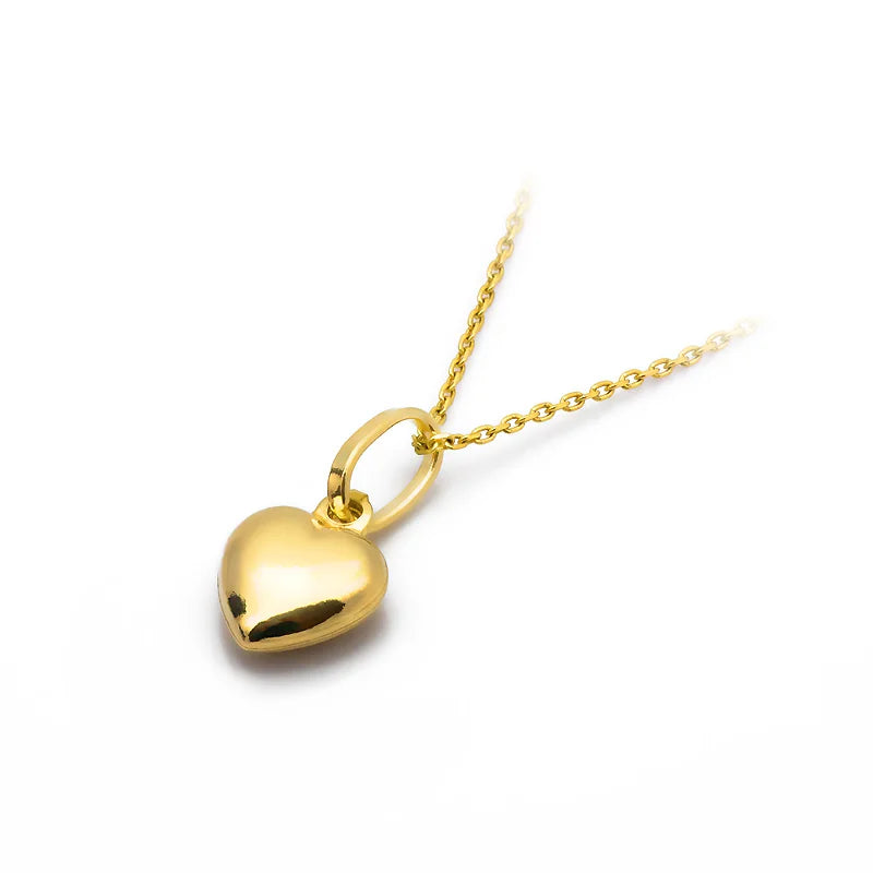 Goldkette mit Herzanhänger an Singapurkette