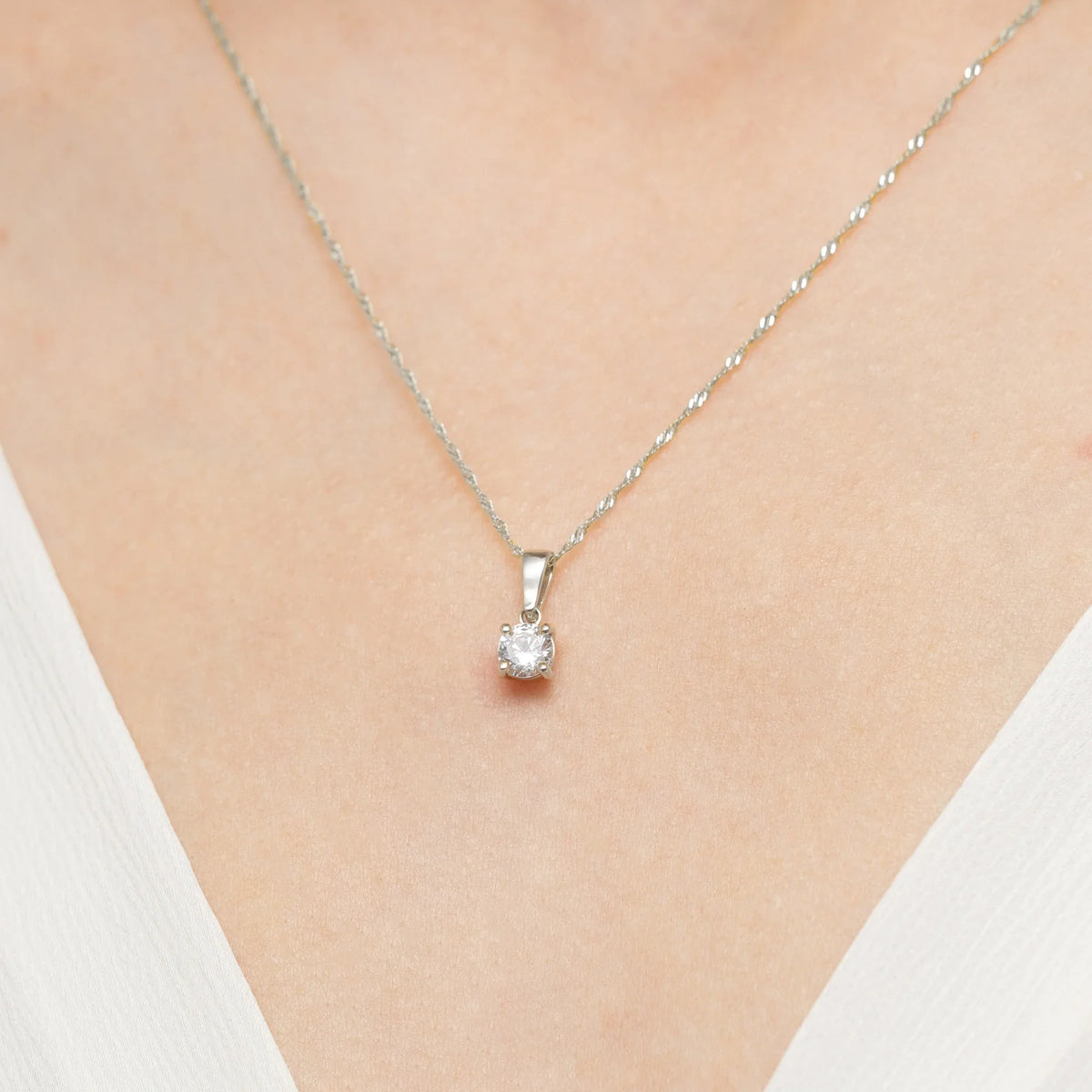 gold-pendant-with-lab-diamonds-z0576-ldw-03