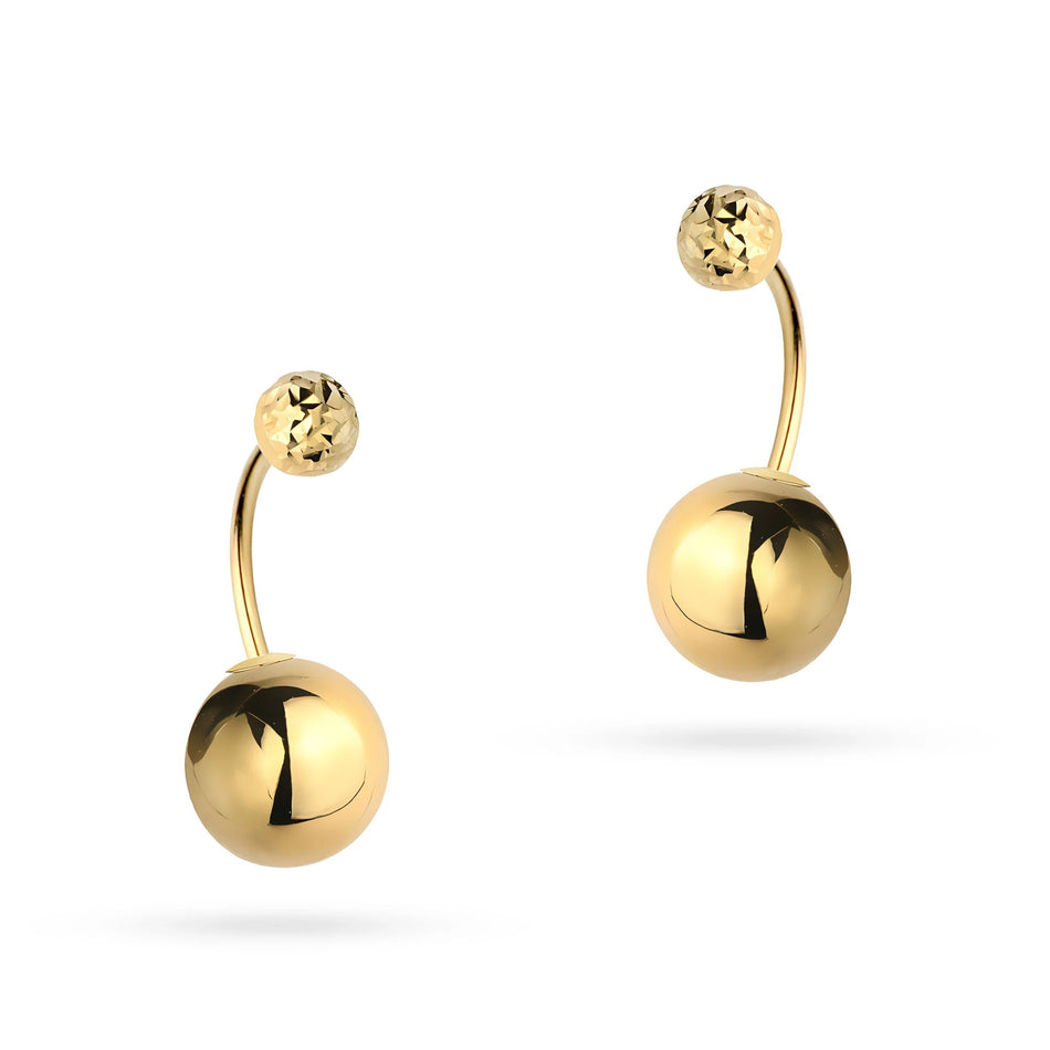 Diese geometrischen Ohrstecker aus 14-karätigem Gold sind ein exklusives Schmuckstück. Unsere Ohrringe haben einen Stecker-Verschluss. Die Ohrringe werden in einer eleganten Schachtel verpackt, ideal als Geschenk.