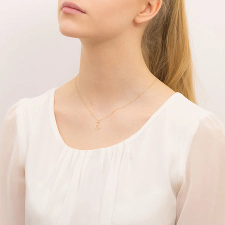 Anhänger aus 8-karätigem Gold ist ein zeitloser Ausdruck von Eleganz und Weiblichkeit. Perfektes Geschenk für Mutter, Schwester, Ehefrau oder Tochter