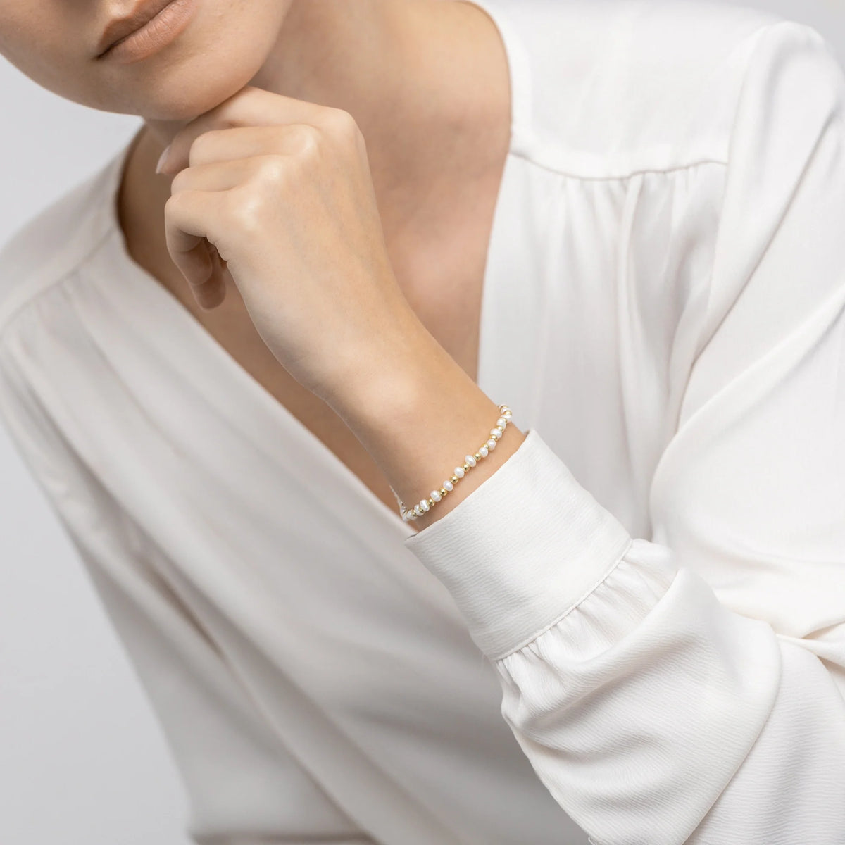 Vergoldetes Silber(925) Armband mit Perlen. Bestellen Sie ein Geschenk für Mutter, Freundin oder Verlobte.