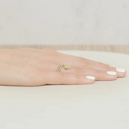 8-karätiger Goldring ist eine ausgezeichnete Wahl als Geschenk. Verpackt in einer eleganten Schachtel.